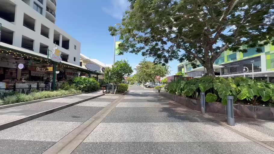 The pedestrian streets of Cairns